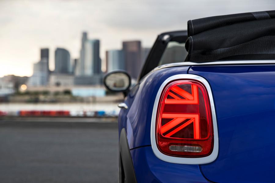 Детали экстерьера Mini Cooper S Cabrio (F57) 2018 года  (WW) (фото 179 из 222)
